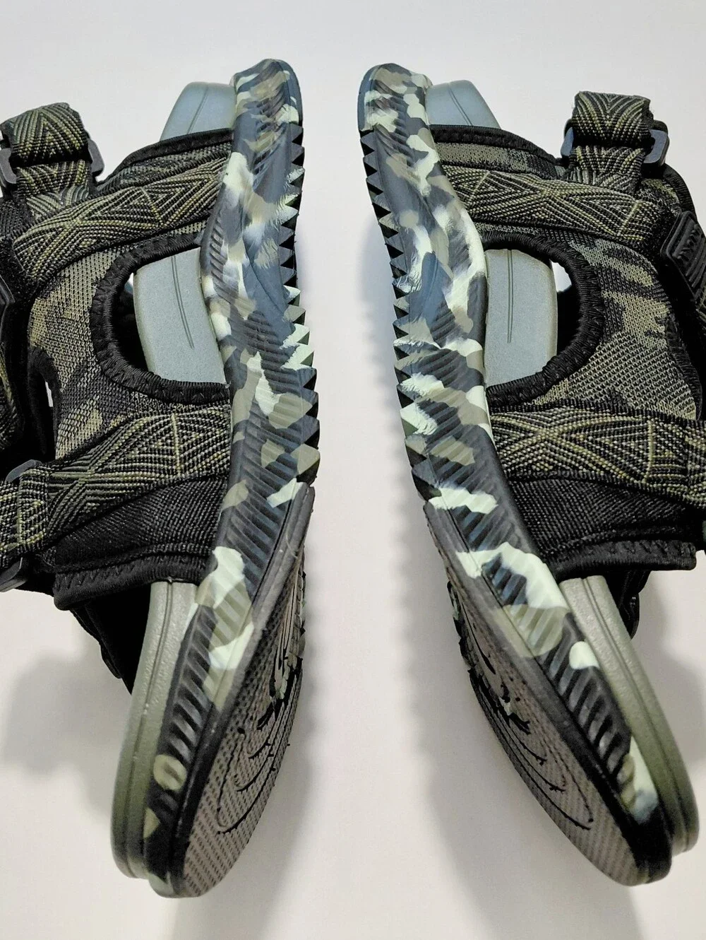 NCAI Men's  Camouflage Green Hiking Sandals Size 9